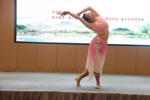 同台竞技展风采2020年遂宁市“宋瓷杯”导游（讲解员）大赛落幕