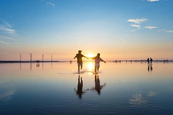 超梦幻天空倒影！世界6大天空之镜高美湿地也在其中