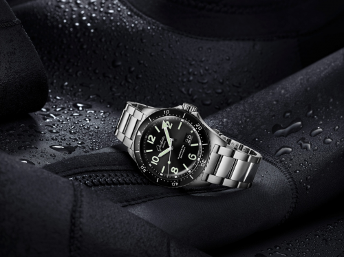 卓越非凡之作，伴你潜行 ：格拉苏蒂原创SeaQ腕表致敬世界海洋日